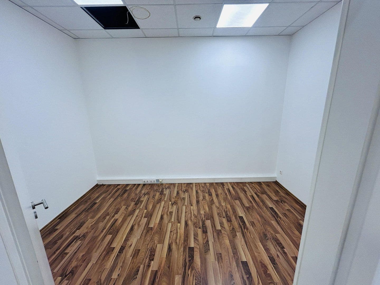 Pronájem kanceláře 360 m², Stuttgarter Straße 80, Geislingen an der Steige, Bádensko-Württembersko Pronájem kanceláře 360 m², Stuttgarter Straße 80, Geislingen an der Steige, Bádensko-Württembersko