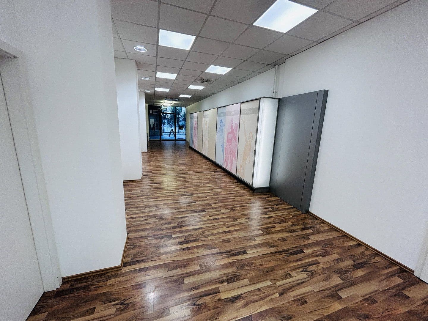 Pronájem kanceláře 360 m², Stuttgarter Straße 80, Geislingen an der Steige, Bádensko-Württembersko Pronájem kanceláře 360 m², Stuttgarter Straße 80, Geislingen an der Steige, Bádensko-Württembersko