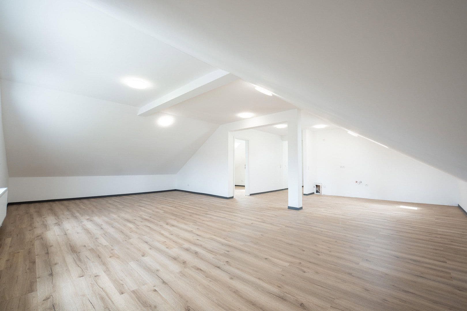 Pronájem bytu 4+1 129 m², Buchenberg, Bavorsko Pronájem bytu 4+1 129 m², Buchenberg, Bavorsko