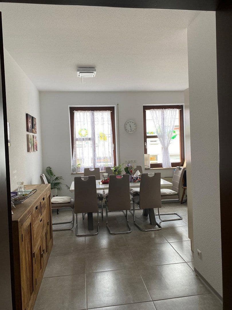 Pronájem bytu 4+1 112 m², Obersulm, Bádensko-Württembersko Pronájem bytu 4+1 112 m², Obersulm, Bádensko-Württembersko