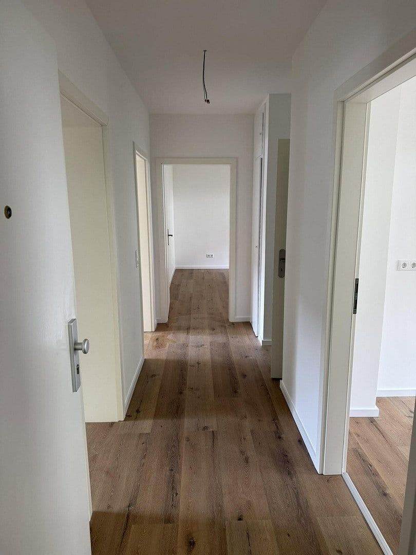 Pronájem bytu 3+1 75 m², Florastr. 7, Solingen, Severní Porýní-Vestfálsko Pronájem bytu 3+1 75 m², Florastr. 7, Solingen, Severní Porýní-Vestfálsko