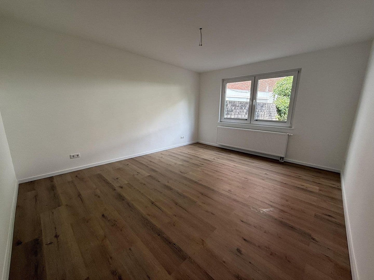 Pronájem bytu 3+1 75 m², Florastr. 7, Solingen, Severní Porýní-Vestfálsko Pronájem bytu 3+1 75 m², Florastr. 7, Solingen, Severní Porýní-Vestfálsko