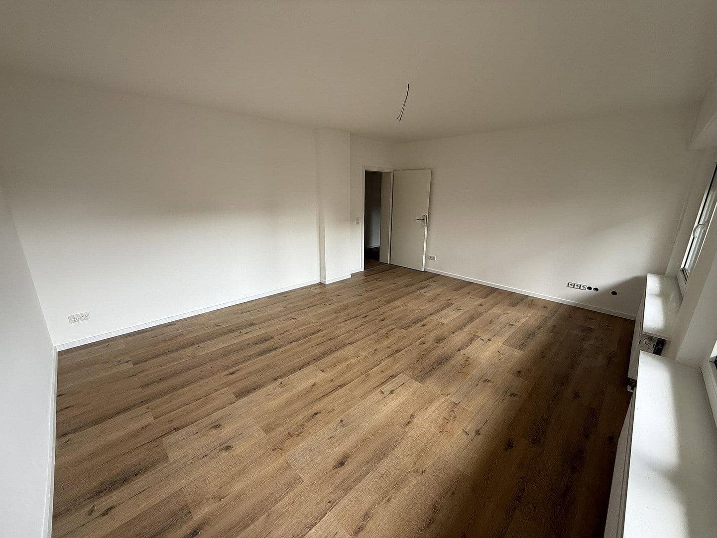 Pronájem bytu 3+1 75 m², Florastr. 7, Solingen, Severní Porýní-Vestfálsko Pronájem bytu 3+1 75 m², Florastr. 7, Solingen, Severní Porýní-Vestfálsko