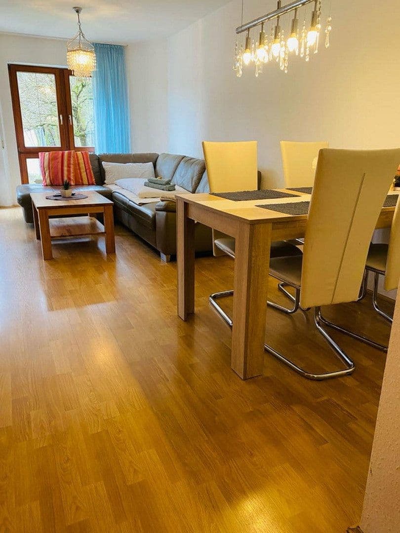 Pronájem bytu 1+1 43 m², Zeppelinstraße 140, Friedrichshafen, Bádensko-Württembersko Pronájem bytu 1+1 43 m², Zeppelinstraße 140, Friedrichshafen, Bádensko-Württembersko