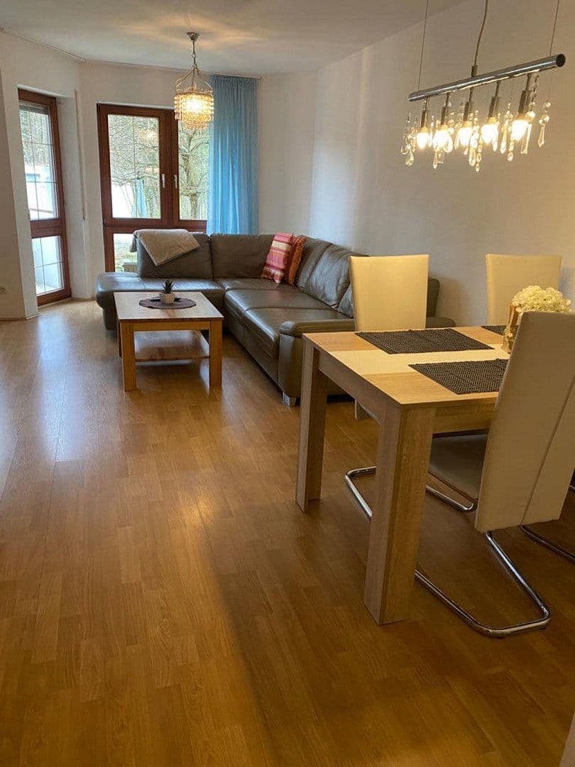 Pronájem bytu 1+1 43 m², Zeppelinstraße 140, Friedrichshafen, Bádensko-Württembersko Pronájem bytu 1+1 43 m², Zeppelinstraße 140, Friedrichshafen, Bádensko-Württembersko