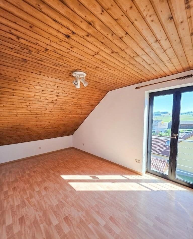 Prodej domu 316 m², pozemek 779 m², Königsbergerstraße 9, Vilseck, Bavorsko Prodej domu 316 m², pozemek 779 m², Königsbergerstraße 9, Vilseck, Bavorsko