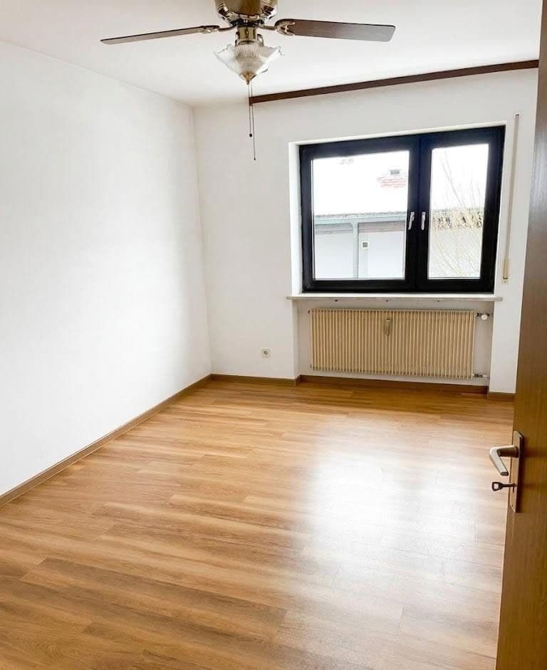 Prodej domu 316 m², pozemek 779 m², Königsbergerstraße 9, Vilseck, Bavorsko Prodej domu 316 m², pozemek 779 m², Königsbergerstraße 9, Vilseck, Bavorsko