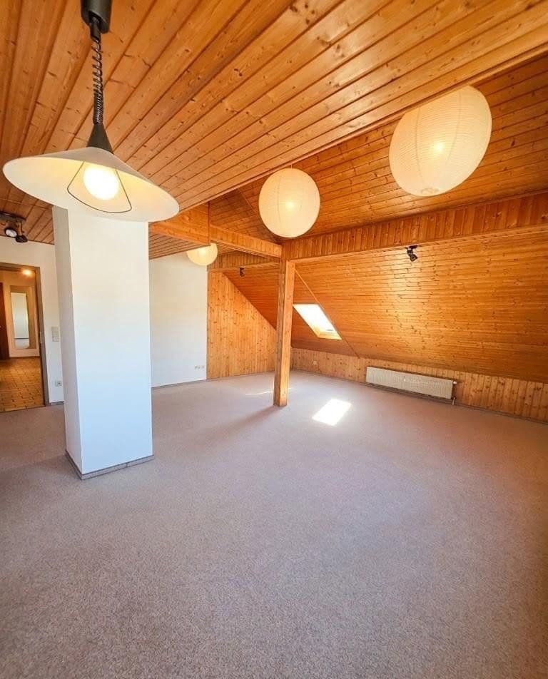 Prodej domu 316 m², pozemek 779 m², Königsbergerstraße 9, Vilseck, Bavorsko Prodej domu 316 m², pozemek 779 m², Königsbergerstraße 9, Vilseck, Bavorsko