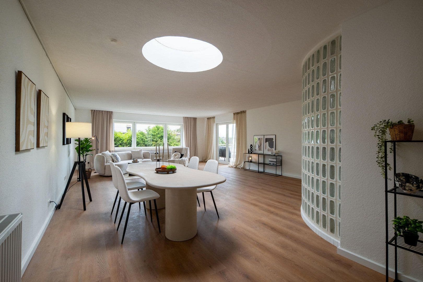 Prodej domu 253 m², pozemek 390 m², Wiesbaden, Hessen Prodej domu 253 m², pozemek 390 m², Wiesbaden, Hessen