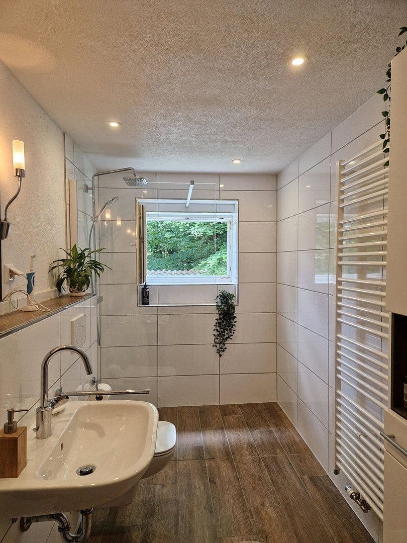 Prodej domu 253 m², pozemek 8.685 m², Achtelsbach, Porýní-Falc Prodej domu 253 m², pozemek 8.685 m², Achtelsbach, Porýní-Falc