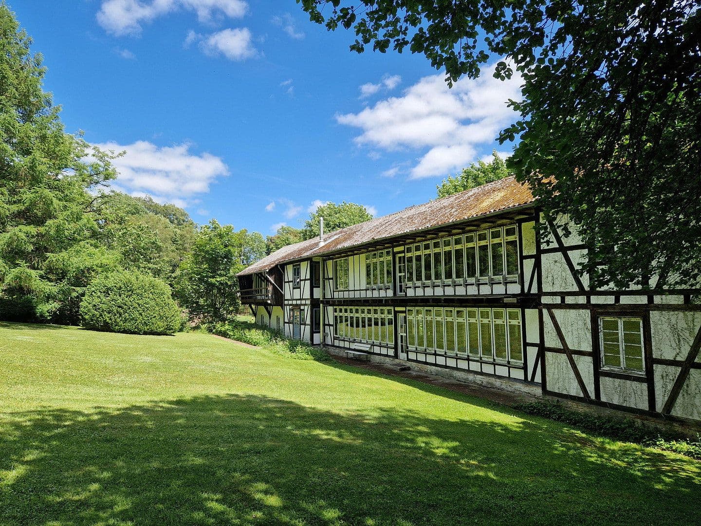 Prodej domu 253 m², pozemek 8.685 m², Achtelsbach, Porýní-Falc Prodej domu 253 m², pozemek 8.685 m², Achtelsbach, Porýní-Falc