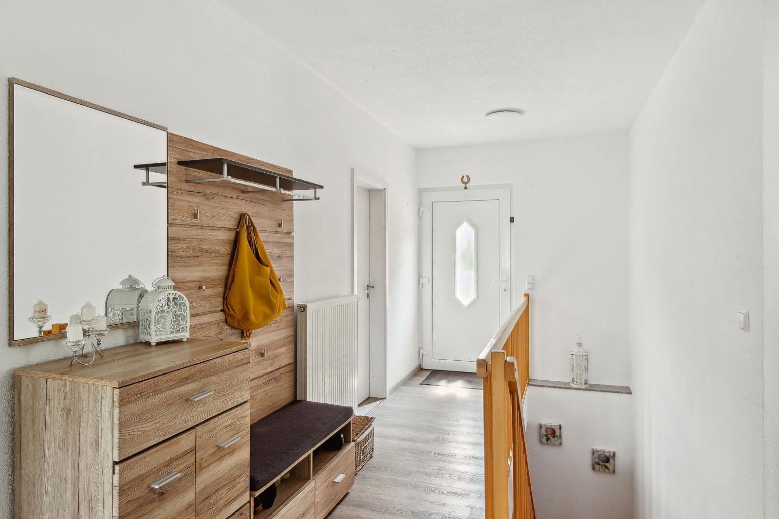 Prodej domu 160 m², pozemek 825 m², Laupheim, Bádensko-Württembersko Prodej domu 160 m², pozemek 825 m², Laupheim, Bádensko-Württembersko