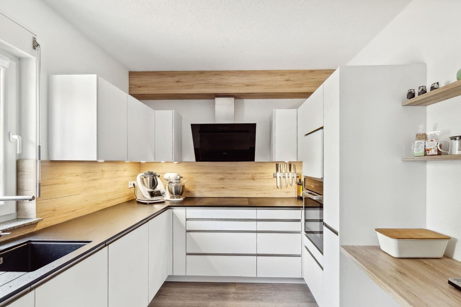 Prodej domu 160 m², pozemek 825 m², Laupheim, Bádensko-Württembersko Prodej domu 160 m², pozemek 825 m², Laupheim, Bádensko-Württembersko