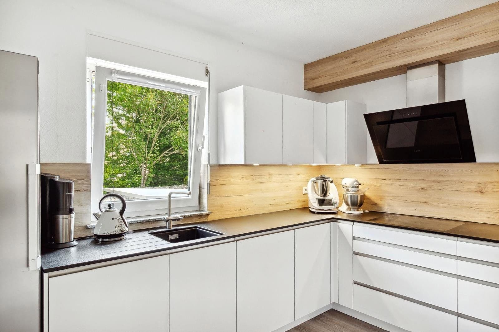 Prodej domu 160 m², pozemek 825 m², Laupheim, Bádensko-Württembersko Prodej domu 160 m², pozemek 825 m², Laupheim, Bádensko-Württembersko