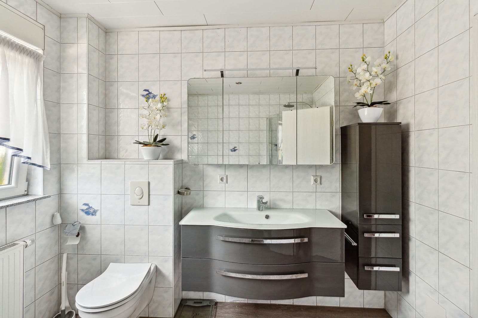Prodej domu 160 m², pozemek 825 m², Laupheim, Bádensko-Württembersko Prodej domu 160 m², pozemek 825 m², Laupheim, Bádensko-Württembersko