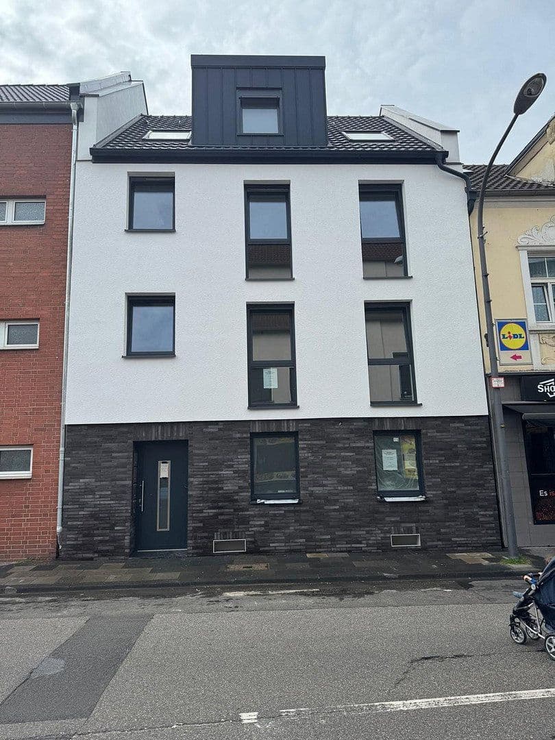 Pronájem bytu 4+1 104 m², Berliner Str. 911, Köln, Severní Porýní-Vestfálsko Pronájem bytu 4+1 104 m², Berliner Str. 911, Köln, Severní Porýní-Vestfálsko