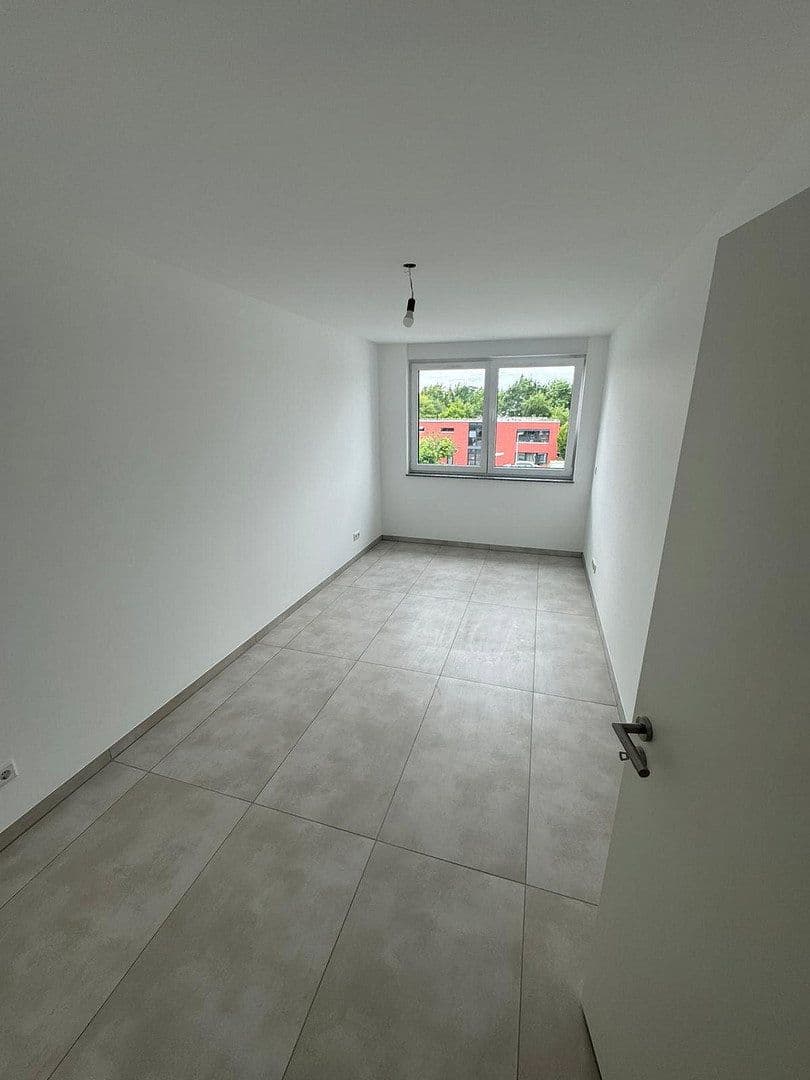 Pronájem bytu 4+1 104 m², Berliner Str. 911, Köln, Severní Porýní-Vestfálsko Pronájem bytu 4+1 104 m², Berliner Str. 911, Köln, Severní Porýní-Vestfálsko
