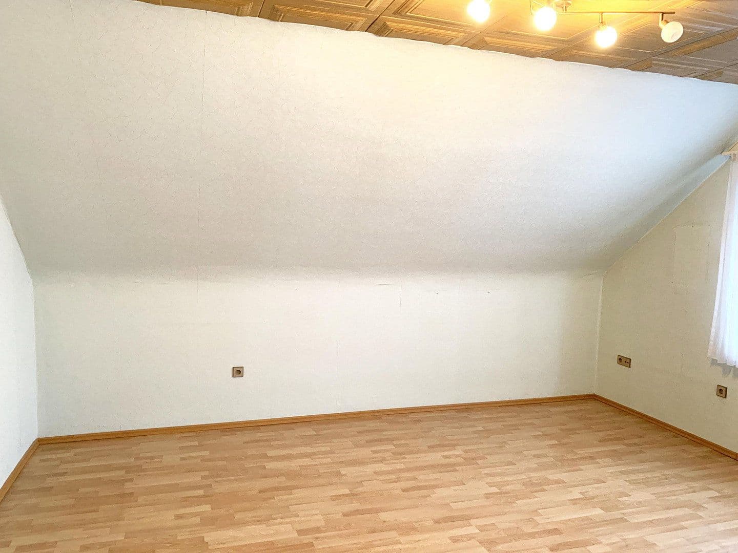 Prodej domu 152 m², pozemek 513 m², Köln, Severní Porýní-Vestfálsko Prodej domu 152 m², pozemek 513 m², Köln, Severní Porýní-Vestfálsko