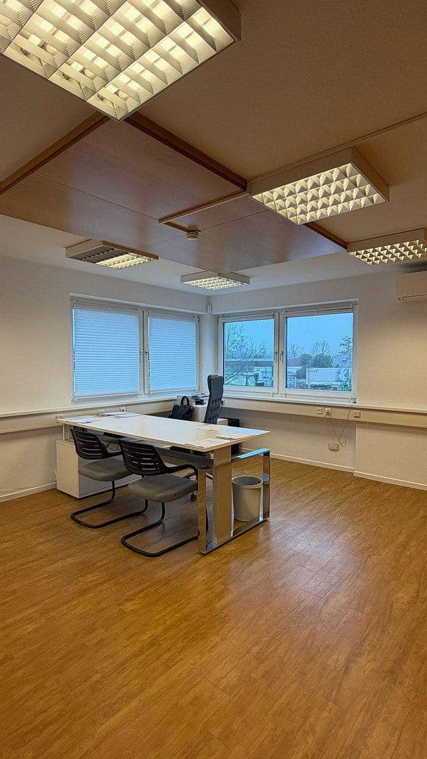 Pronájem kanceláře 932 m², Fußgönheim, Porýní-Falc Pronájem kanceláře 932 m², Fußgönheim, Porýní-Falc
