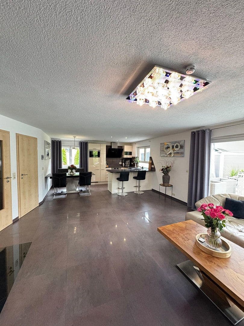 Prodej domu 220 m², pozemek 1.300 m², Forchtenberg, Bádensko-Württembersko Prodej domu 220 m², pozemek 1.300 m², Forchtenberg, Bádensko-Württembersko