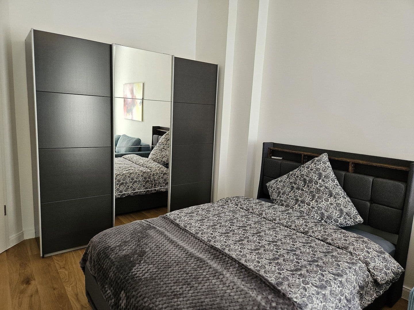 Pronájem bytu 1+1 24 m², Edisonstraße 45, Berlin, Berlín Pronájem bytu 1+1 24 m², Edisonstraße 45, Berlin, Berlín
