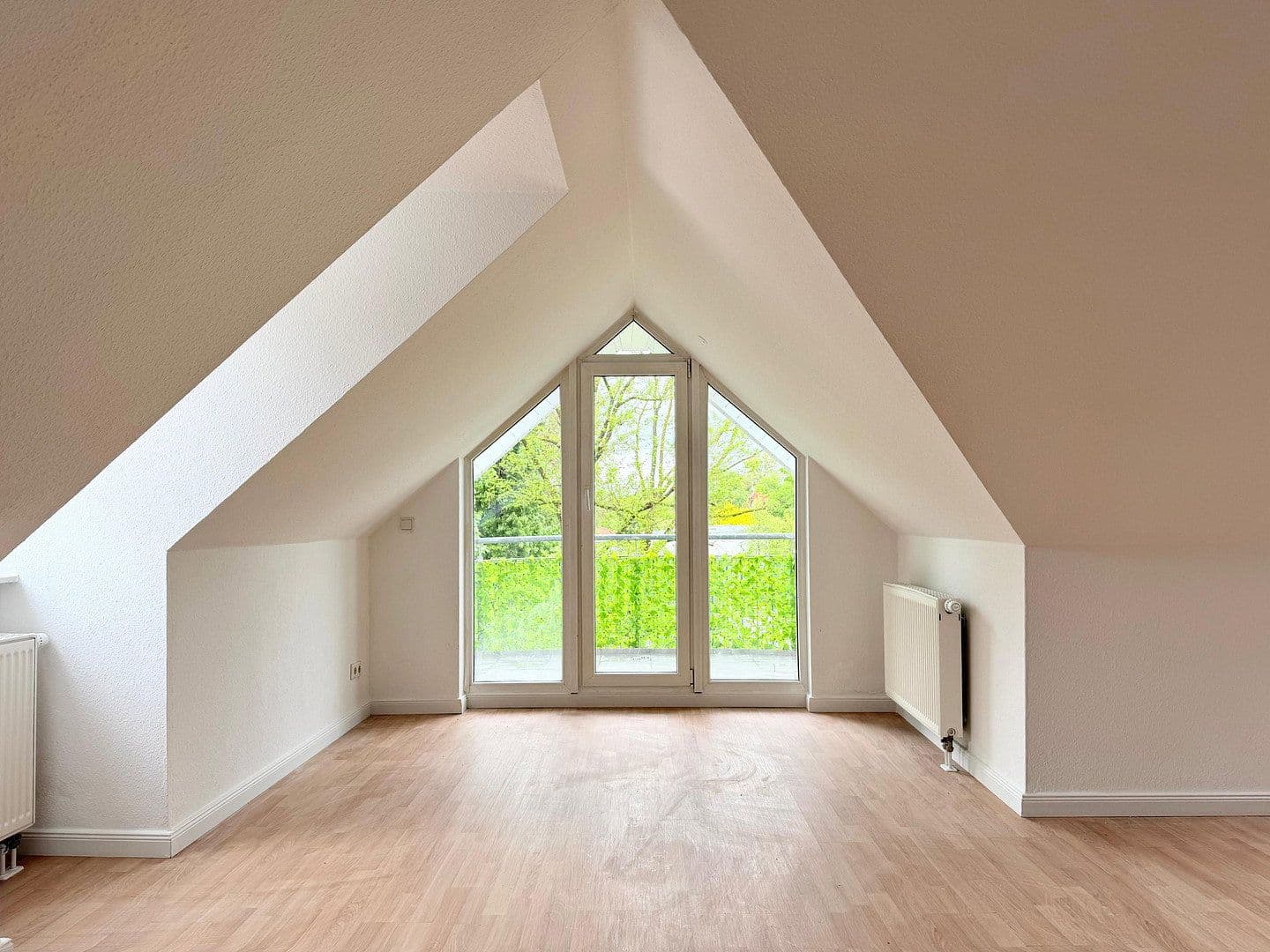 Pronájem bytu 4+1 91 m², Wernsdorfer Straße 7, Berlin Schmöckwitz, Berlín Pronájem bytu 4+1 91 m², Wernsdorfer Straße 7, Berlin Schmöckwitz, Berlín
