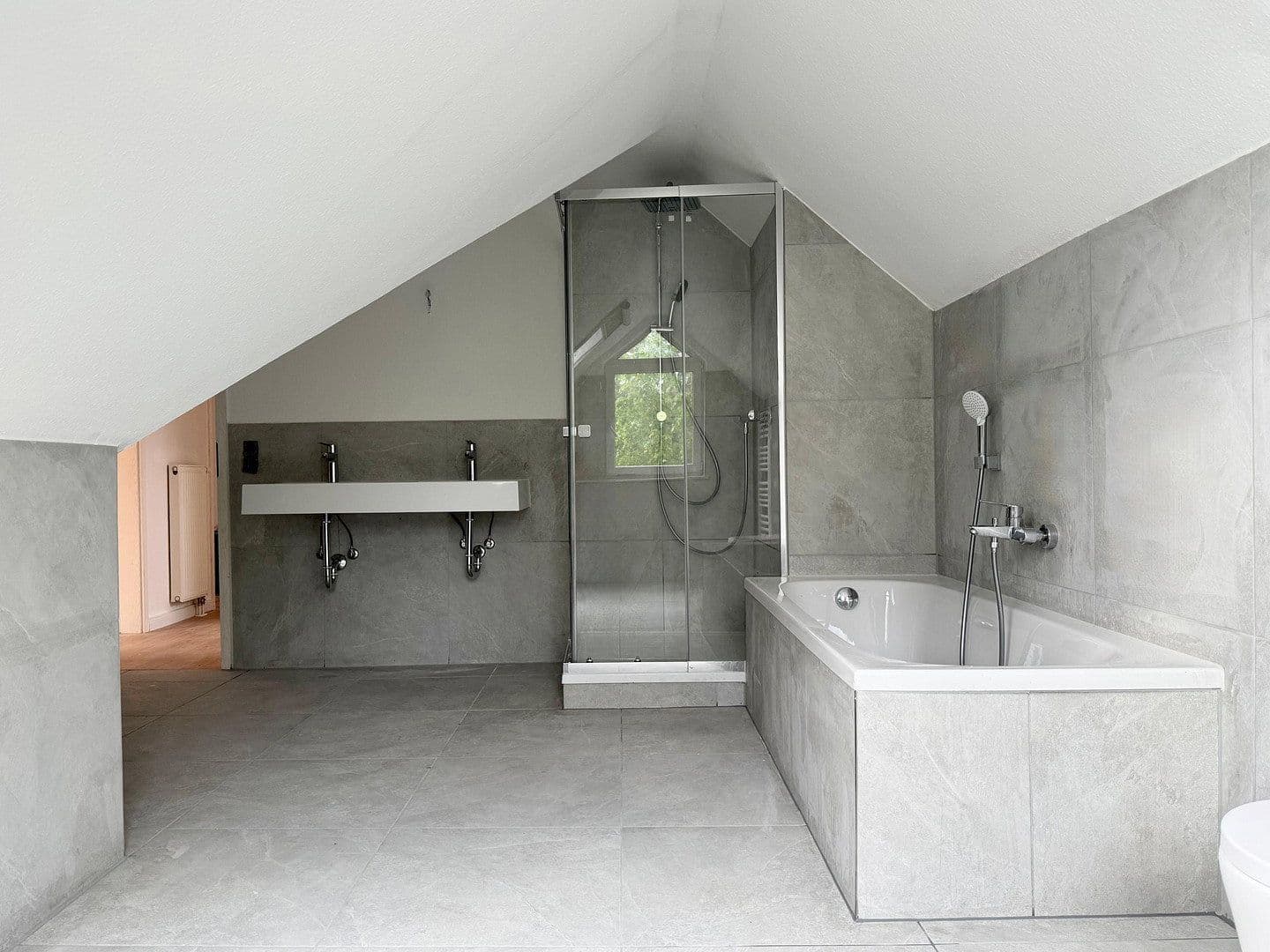 Pronájem bytu 4+1 91 m², Wernsdorfer Straße 7, Berlin Schmöckwitz, Berlín Pronájem bytu 4+1 91 m², Wernsdorfer Straße 7, Berlin Schmöckwitz, Berlín
