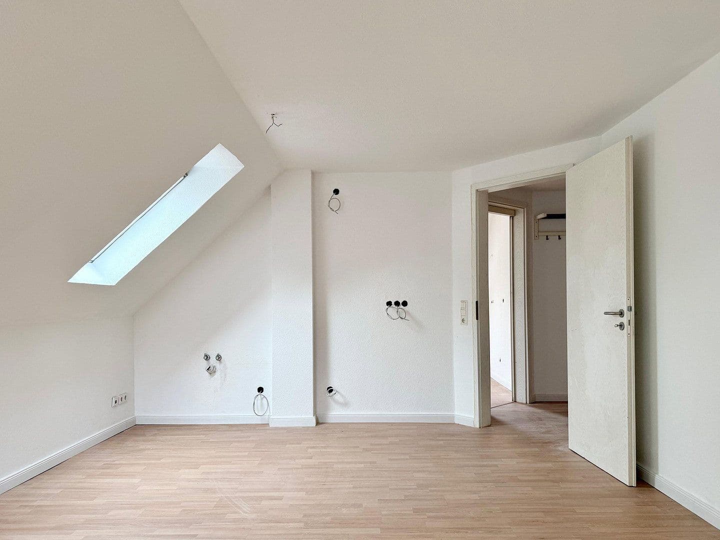 Pronájem bytu 4+1 91 m², Wernsdorfer Straße 7, Berlin Schmöckwitz, Berlín Pronájem bytu 4+1 91 m², Wernsdorfer Straße 7, Berlin Schmöckwitz, Berlín