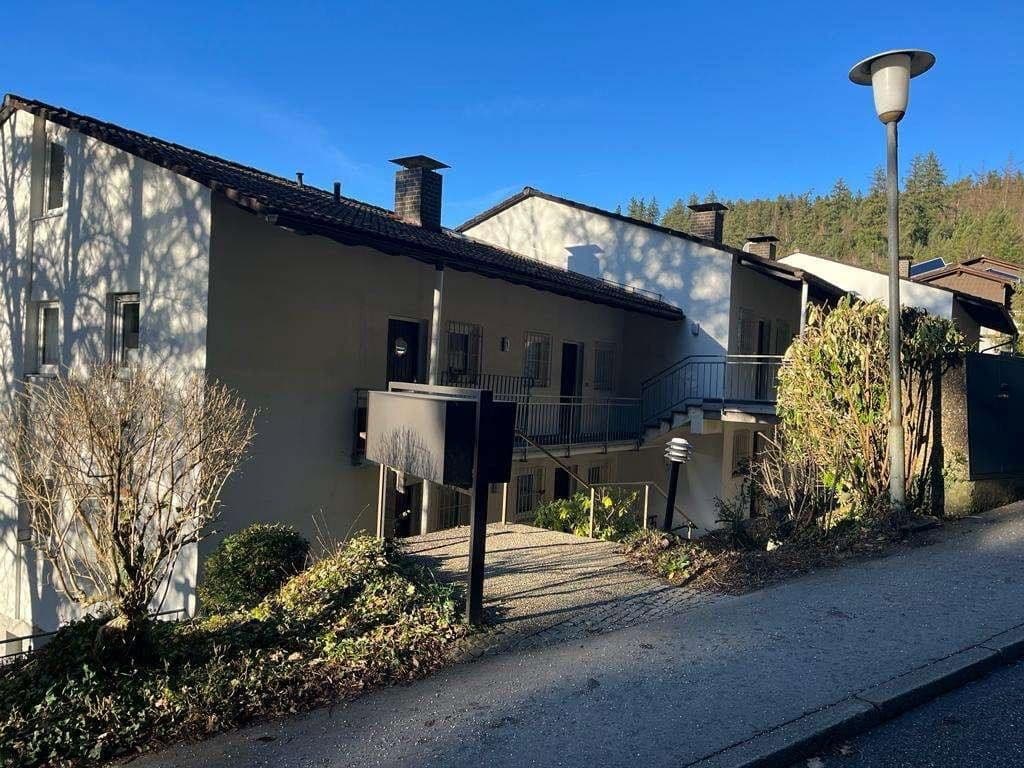 Pronájem bytu 1+1 47 m², Am Hochwald 3, Bad Liebenzell, Bádensko-Württembersko Pronájem bytu 1+1 47 m², Am Hochwald 3, Bad Liebenzell, Bádensko-Württembersko