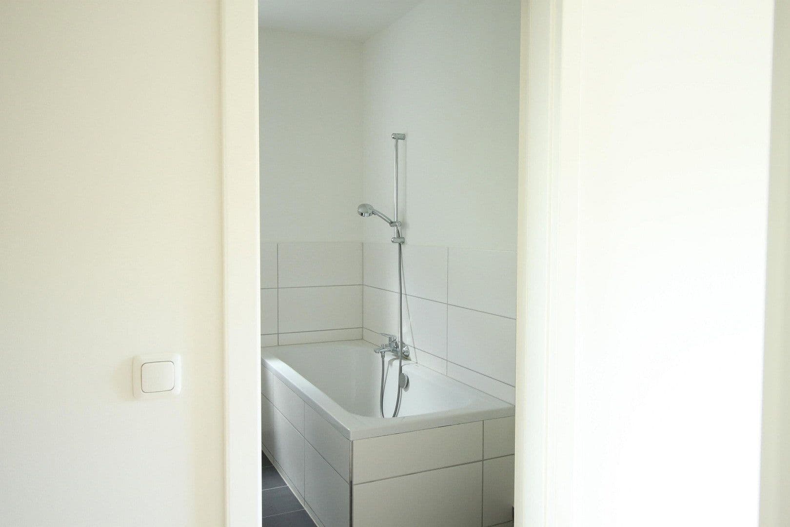Prodej domu 204 m², pozemek 462 m², Lindenstrasse 2, Klein-Winternheim, Porýní-Falc Prodej domu 204 m², pozemek 462 m², Lindenstrasse 2, Klein-Winternheim, Porýní-Falc