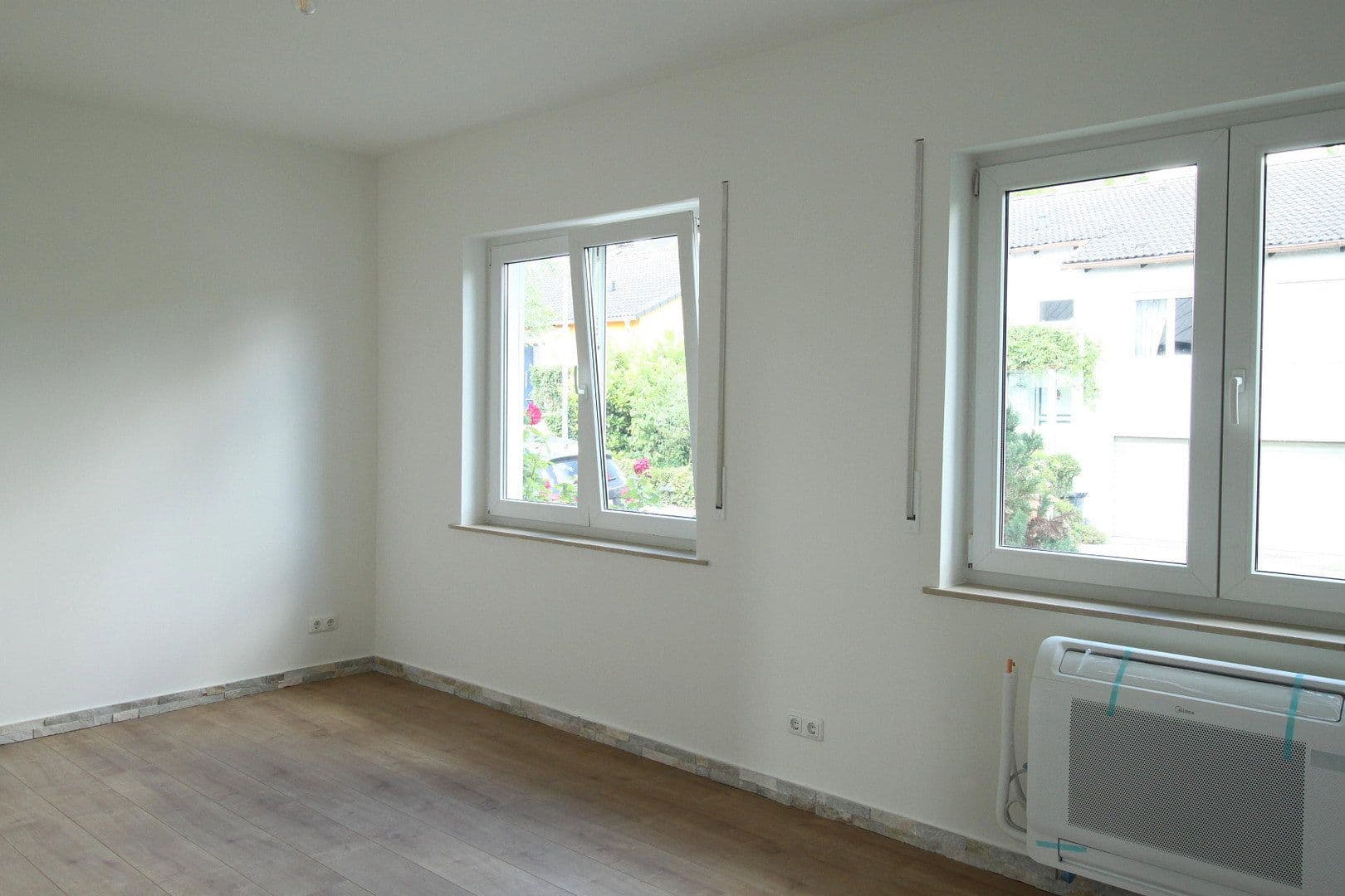 Prodej domu 204 m², pozemek 462 m², Lindenstrasse 2, Klein-Winternheim, Porýní-Falc Prodej domu 204 m², pozemek 462 m², Lindenstrasse 2, Klein-Winternheim, Porýní-Falc