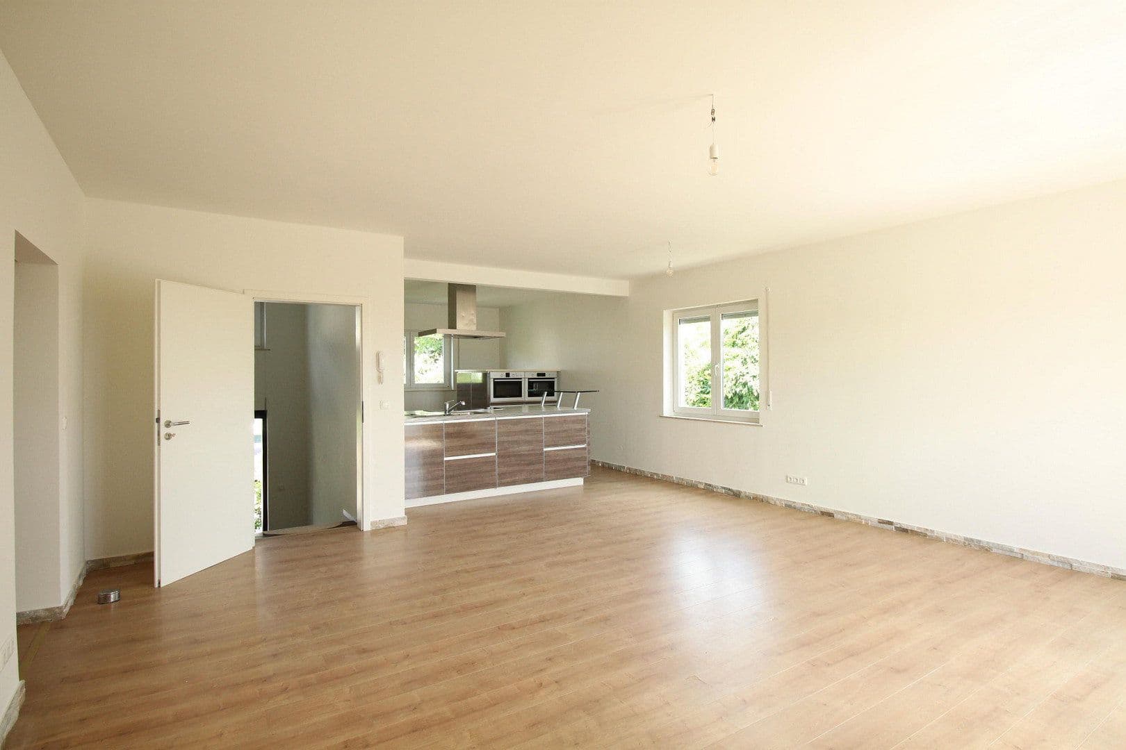 Prodej domu 204 m², pozemek 462 m², Lindenstrasse 2, Klein-Winternheim, Porýní-Falc Prodej domu 204 m², pozemek 462 m², Lindenstrasse 2, Klein-Winternheim, Porýní-Falc