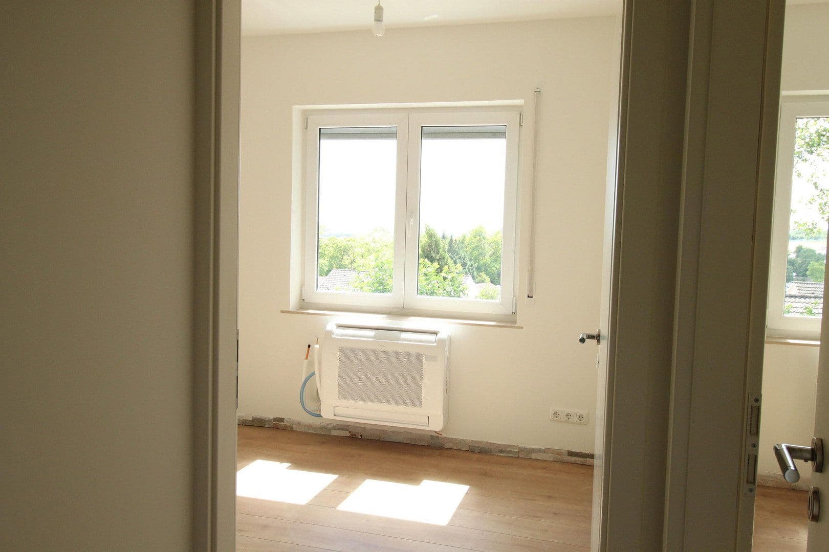 Prodej domu 204 m², pozemek 462 m², Lindenstrasse 2, Klein-Winternheim, Porýní-Falc Prodej domu 204 m², pozemek 462 m², Lindenstrasse 2, Klein-Winternheim, Porýní-Falc