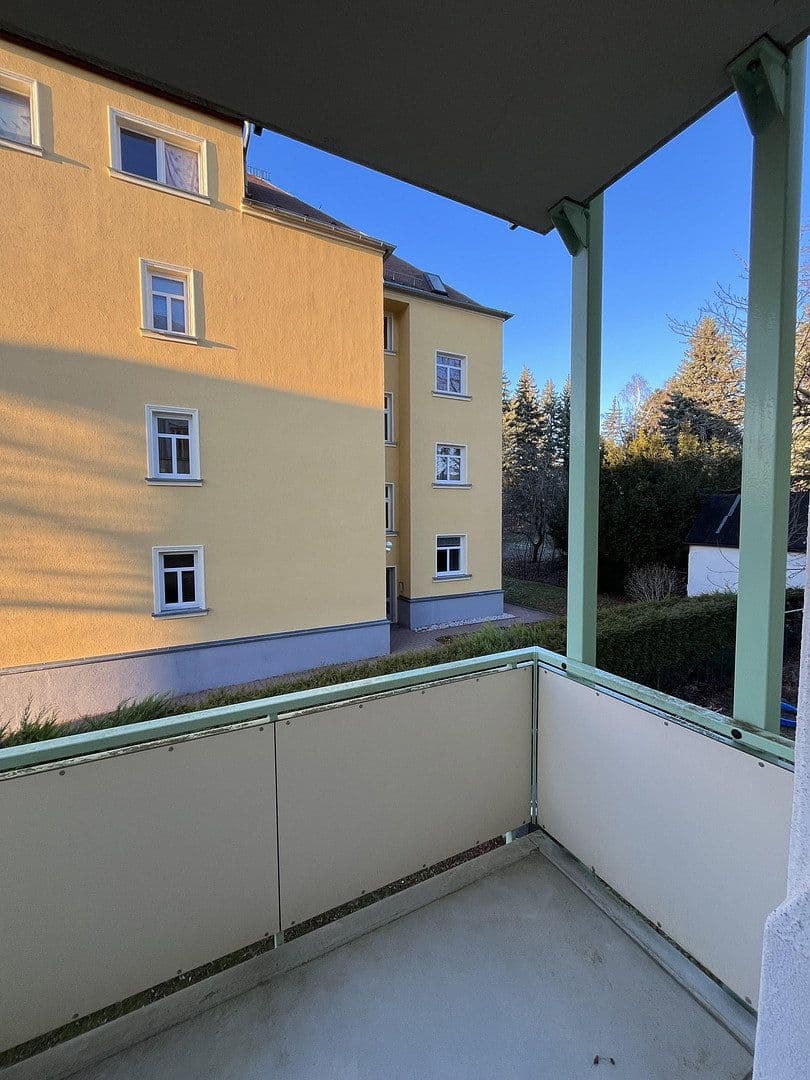 Pronájem bytu 5+1 124 m², Glösaer Straße 26, Chemnitz, Sasko Pronájem bytu 5+1 124 m², Glösaer Straße 26, Chemnitz, Sasko