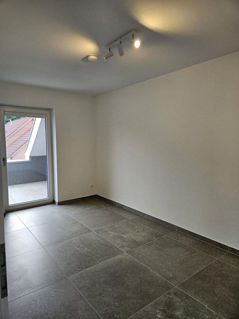 Pronájem bytu 3+1 106 m², Jann-Berghaus-Straße 16, Moormerland, Dolní Sasko Pronájem bytu 3+1 106 m², Jann-Berghaus-Straße 16, Moormerland, Dolní Sasko