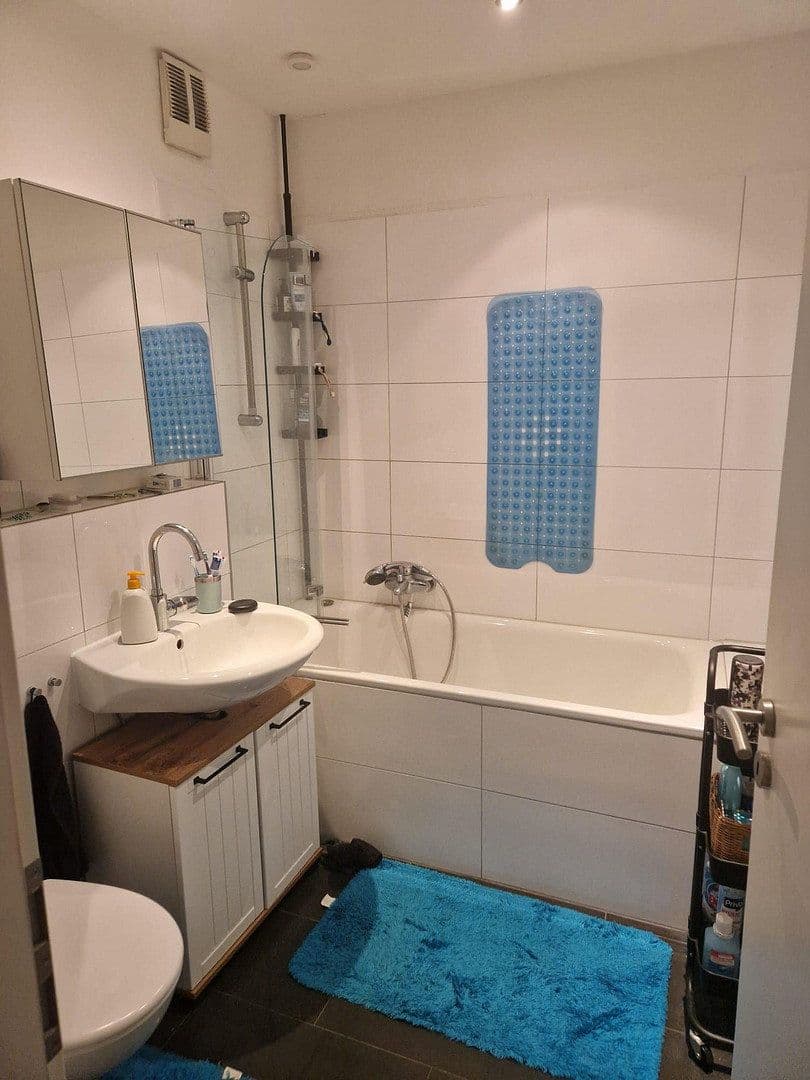Pronájem bytu 2+1 55 m², Liebigstr 15a, Mülheim a.d. Ruhr, Severní Porýní-Vestfálsko Pronájem bytu 2+1 55 m², Liebigstr 15a, Mülheim a.d. Ruhr, Severní Porýní-Vestfálsko