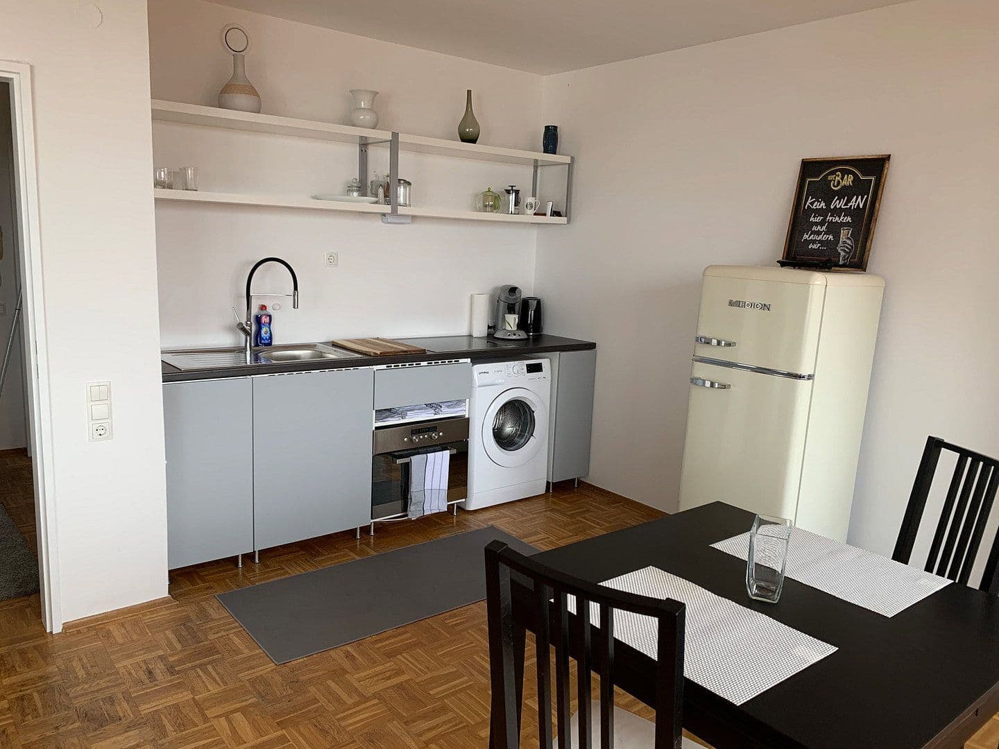 Pronájem bytu 1+1 45 m², Königswinterer Str. 156, Bonn, Severní Porýní-Vestfálsko Pronájem bytu 1+1 45 m², Königswinterer Str. 156, Bonn, Severní Porýní-Vestfálsko