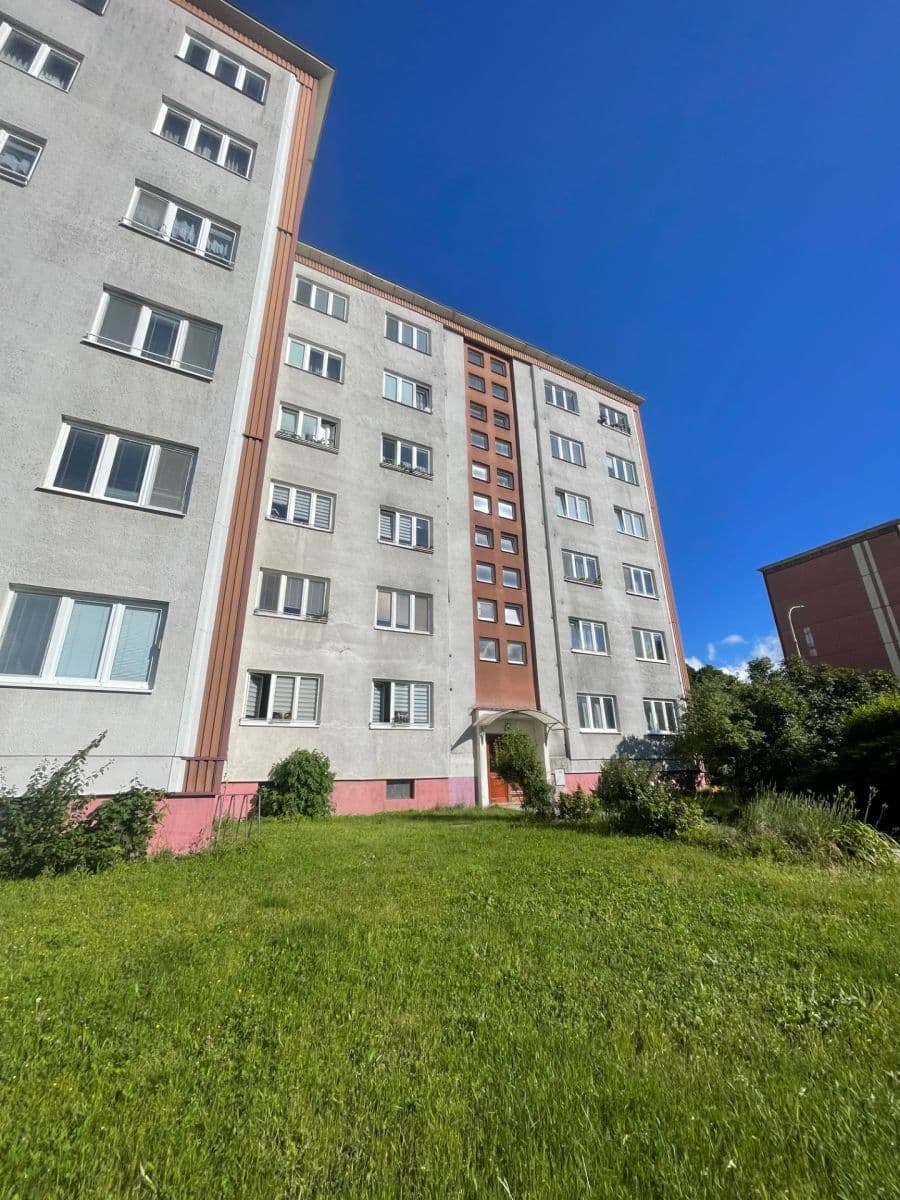 Pronájem bytu 1+kk 29 m², nám. Mládežníků, Kralupy nad Vltavou, Středočeský kraj Pronájem bytu 1+kk 29 m², nám. Mládežníků, Kralupy nad Vltavou, Středočeský kraj
