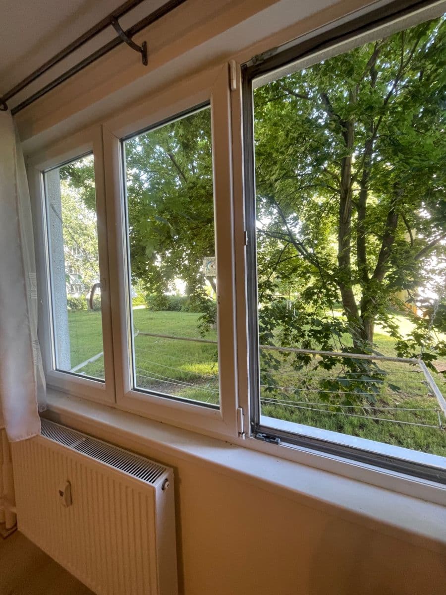 Pronájem bytu 1+kk 29 m², nám. Mládežníků, Kralupy nad Vltavou, Středočeský kraj Pronájem bytu 1+kk 29 m², nám. Mládežníků, Kralupy nad Vltavou, Středočeský kraj