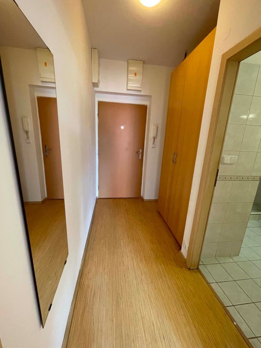 Prodej bytu 1+kk 30 m², Zderadova, Brno, Jihomoravský kraj Prodej bytu 1+kk 30 m², Zderadova, Brno, Jihomoravský kraj