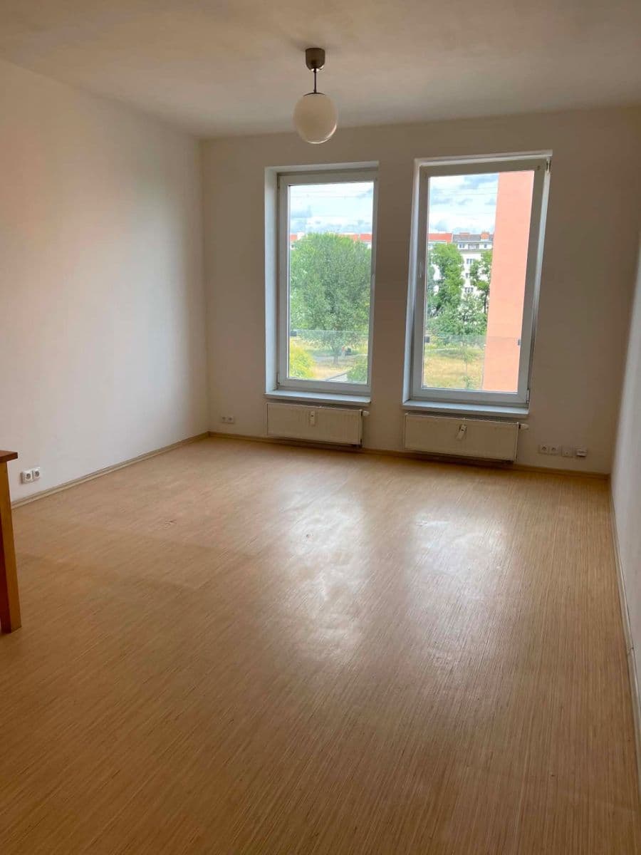 Prodej bytu 1+kk 30 m², Zderadova, Brno, Jihomoravský kraj Prodej bytu 1+kk 30 m², Zderadova, Brno, Jihomoravský kraj