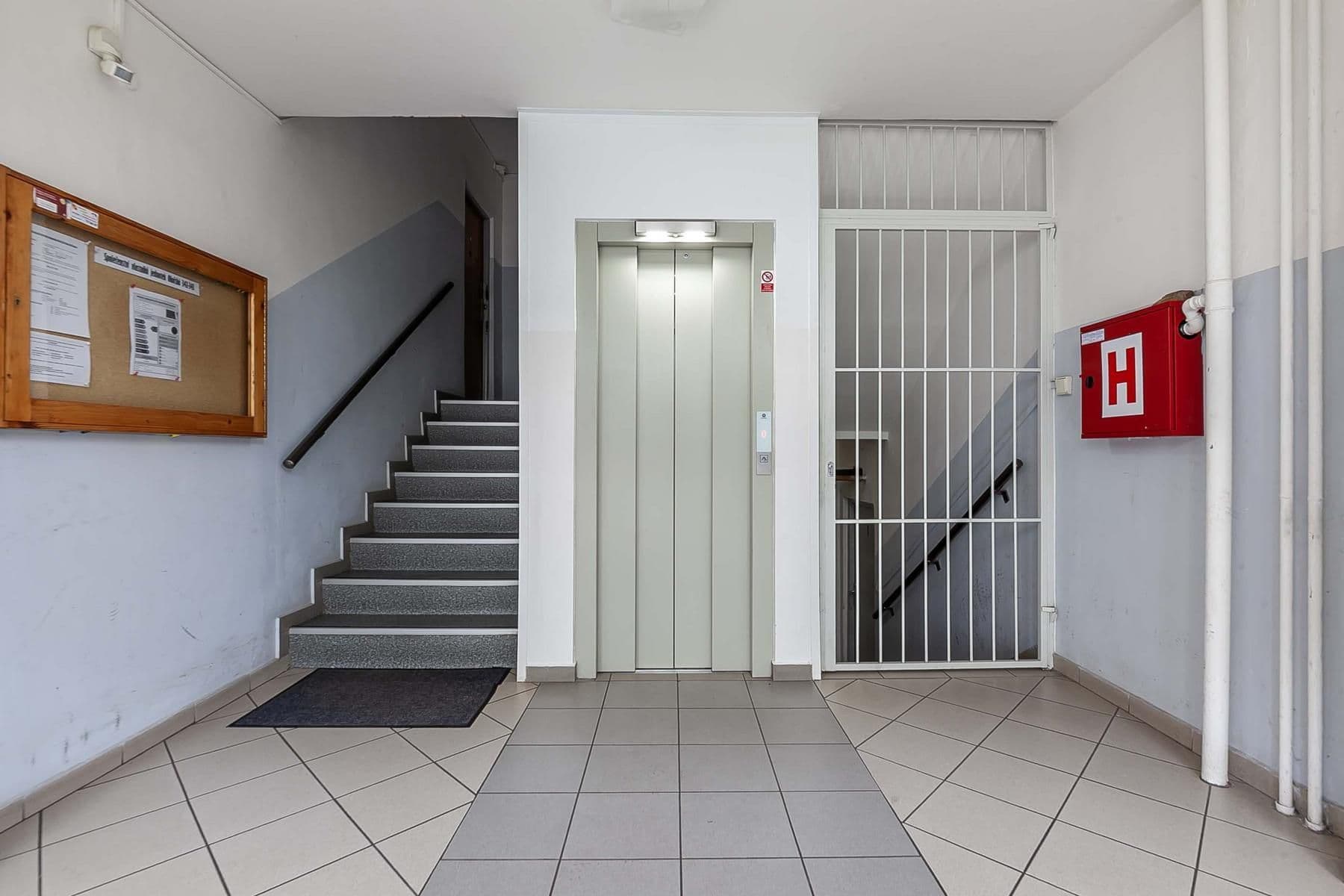 Prodej bytu 3+1 69 m², Okořská, Praha, Praha Prodej bytu 3+1 69 m², Okořská, Praha, Praha