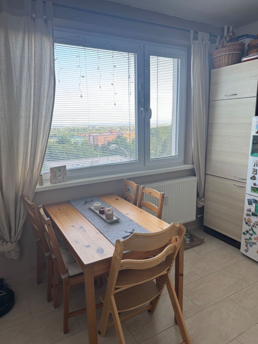 Pronájem bytu 2+1 60 m², Kamenný vrch, Chomutov, Ústecký kraj Pronájem bytu 2+1 60 m², Kamenný vrch, Chomutov, Ústecký kraj