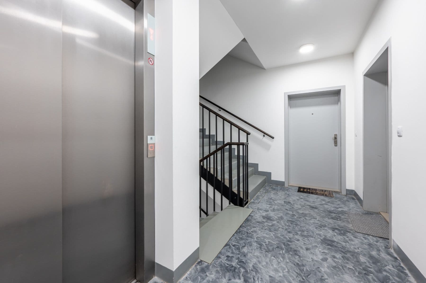 Pronájem bytu 2+kk 58 m², U Mlýnského kanálu, Praha, Praha Pronájem bytu 2+kk 58 m², U Mlýnského kanálu, Praha, Praha