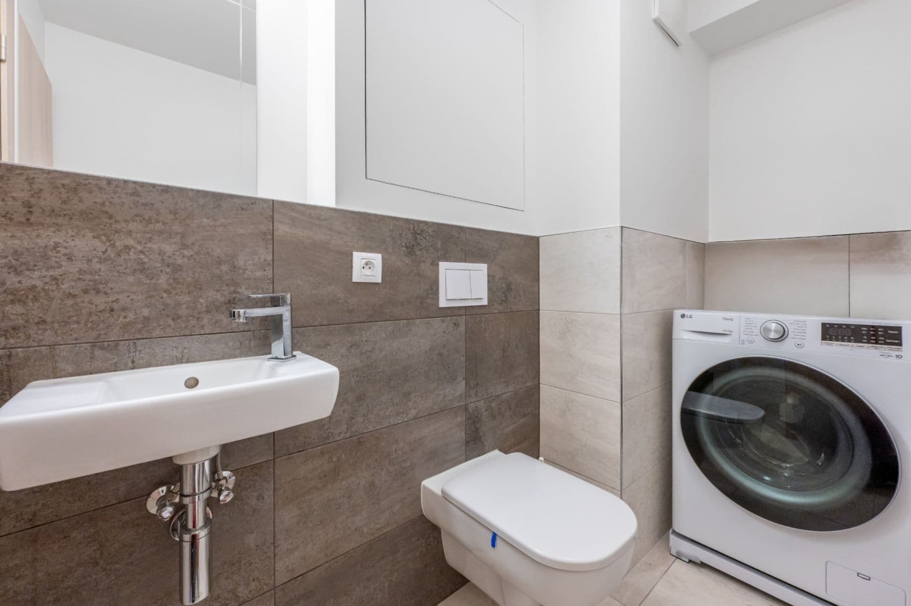 Pronájem bytu 2+kk 58 m², U Mlýnského kanálu, Praha, Praha Pronájem bytu 2+kk 58 m², U Mlýnského kanálu, Praha, Praha