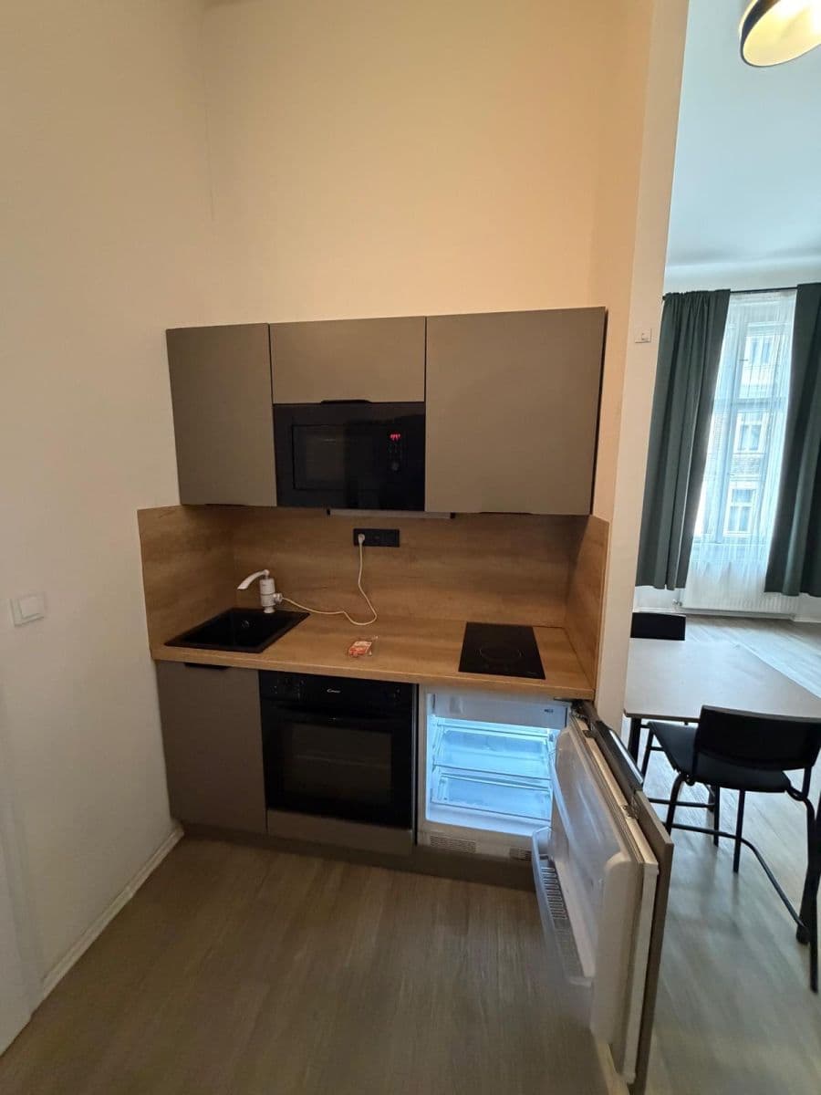 Pronájem bytu 1+kk 34 m², Sokolská, Praha, Praha Pronájem bytu 1+kk 34 m², Sokolská, Praha, Praha