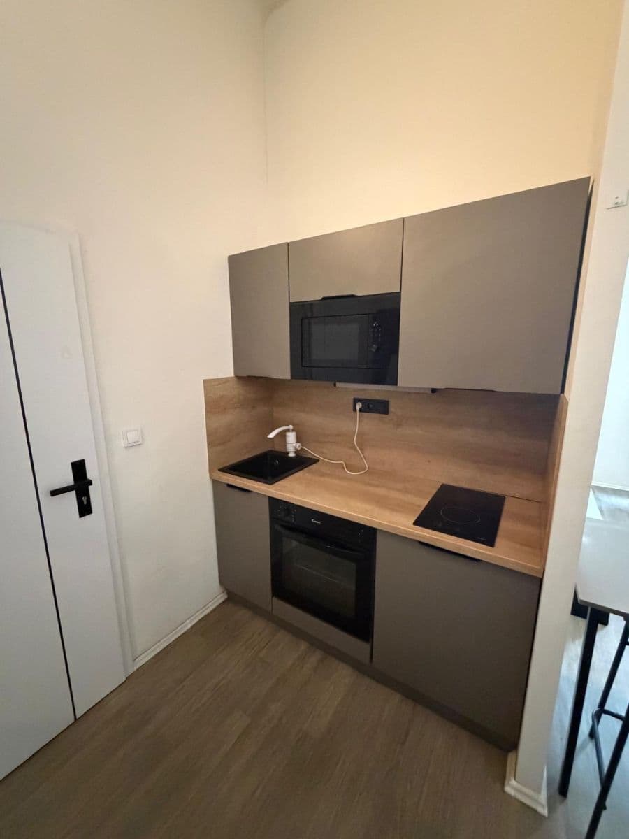 Pronájem bytu 1+kk 34 m², Sokolská, Praha, Praha Pronájem bytu 1+kk 34 m², Sokolská, Praha, Praha