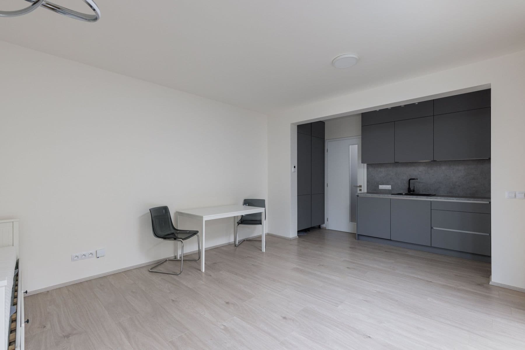 Pronájem bytu 1+kk 37 m², Hartigova, Praha, Praha Pronájem bytu 1+kk 37 m², Hartigova, Praha, Praha