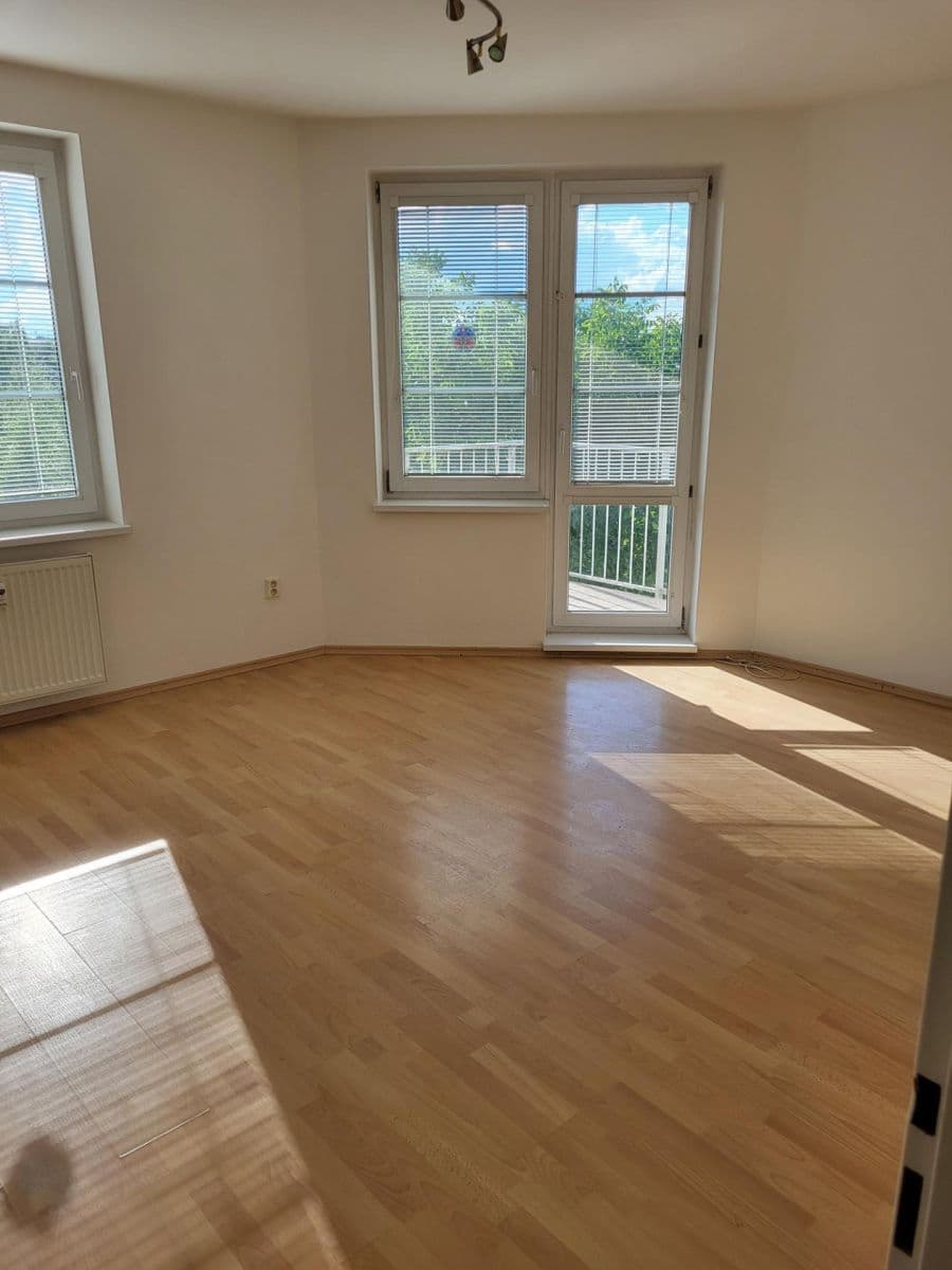 Pronájem bytu 2+1 63 m², Topolová, Olomouc, Olomoucký kraj Pronájem bytu 2+1 63 m², Topolová, Olomouc, Olomoucký kraj