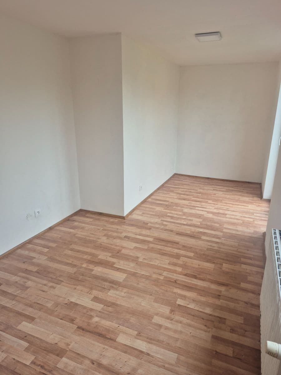 Pronájem bytu 4+1 88 m², Lišická, Praha, Praha Pronájem bytu 4+1 88 m², Lišická, Praha, Praha